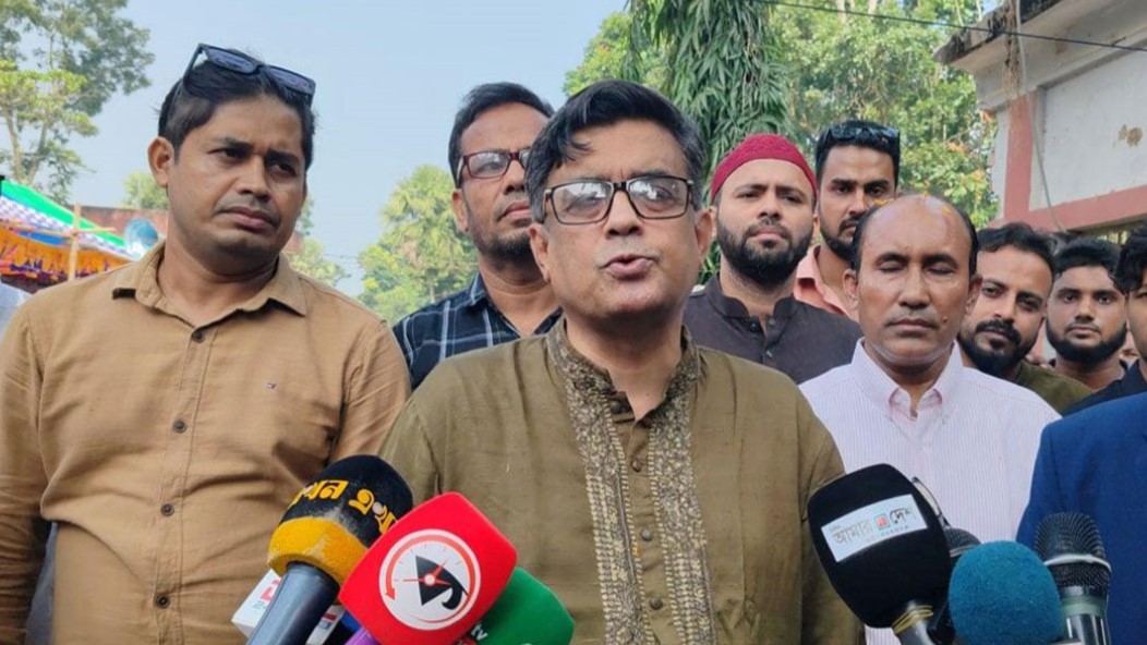 বাসে আগুন দিয়ে আ.লীগ প্রমাণ করেছে কেন তাদের নিষিদ্ধ করা হয়েছে